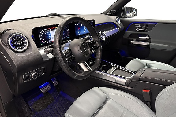 Mercedes-Benz GLB200 5 of 9