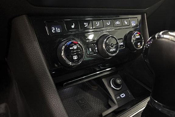 Skoda Superb 22 of 28
