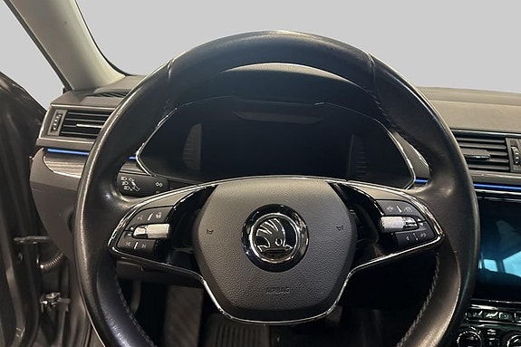 Skoda Superb 11 of 28