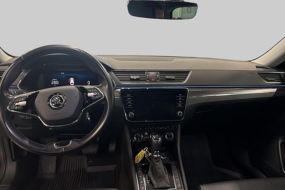 Skoda Superb 10 of 28