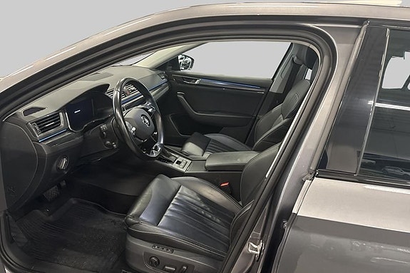 Skoda Superb 8 of 28