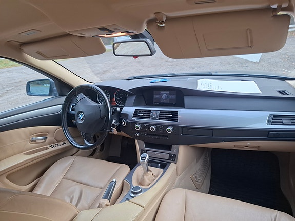 BMW 523i 7 of 12