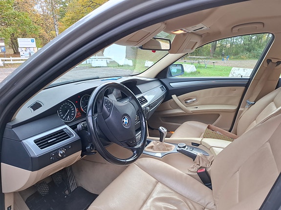 BMW 523i 5 of 12