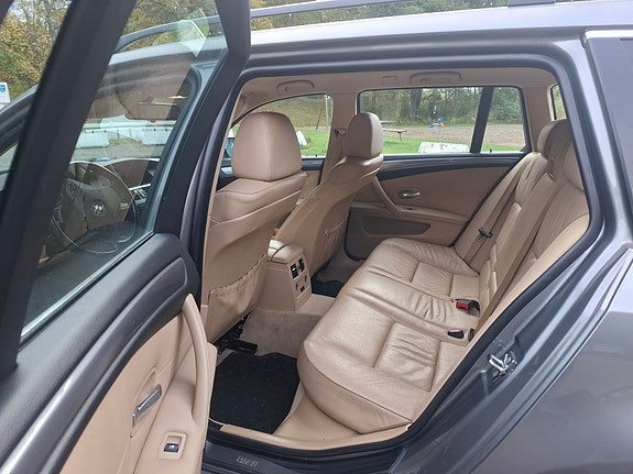 BMW 523i 6 of 12