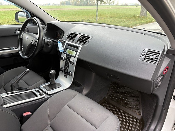 Volvo V50 19 of 25