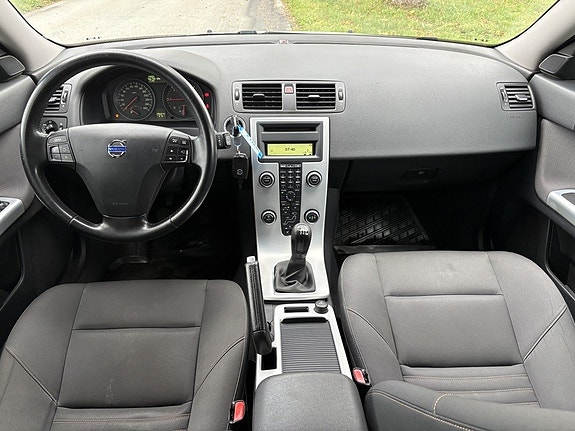 Volvo V50 10 of 25