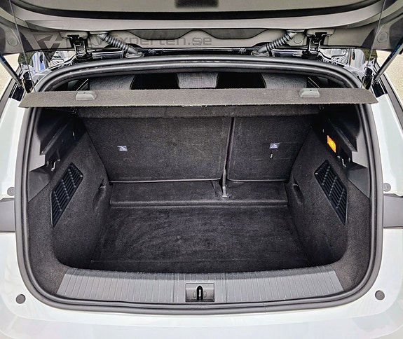 Renault Megane E-Tech 8 of 19