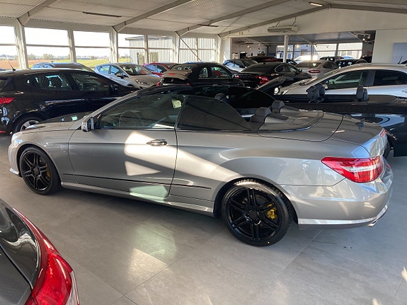 Mercedes-Benz E250 4 of 5