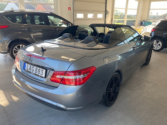 Mercedes-Benz E250 3 of 5