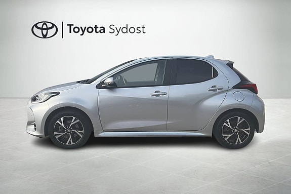 Toyota Yaris 4 of 16
