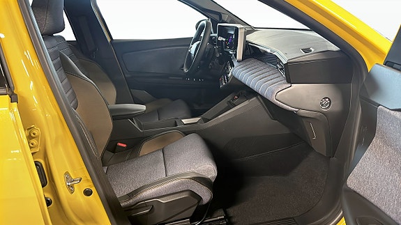 Renault 5 E-Tech 3 of 11