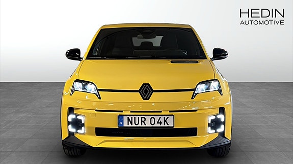 Renault 5 E-Tech 8 of 11