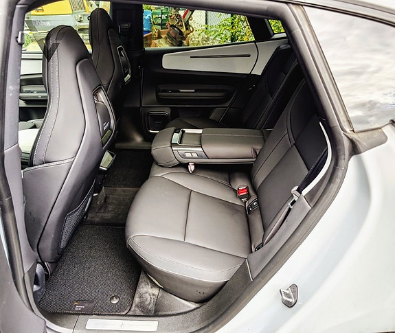 Polestar 4 15 of 25