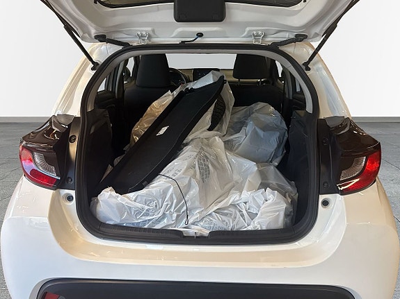 Toyota Yaris 11 of 11