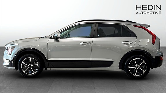 Kia Niro 2 of 12