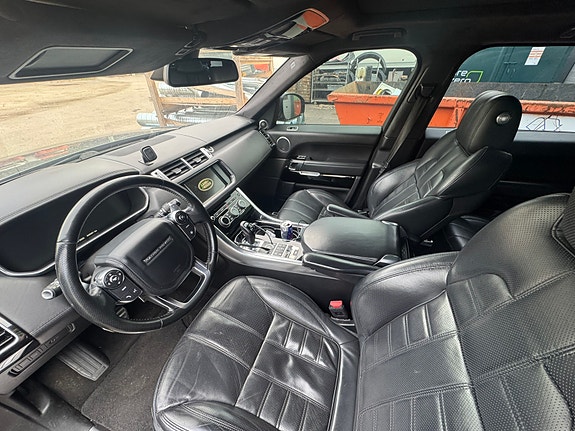 Land Rover Range Rover Sport 6 of 8