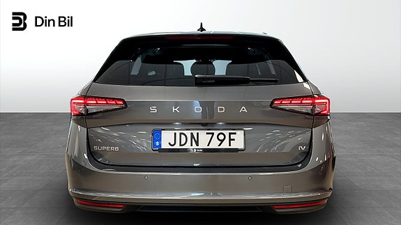 Skoda Superb 4 of 9