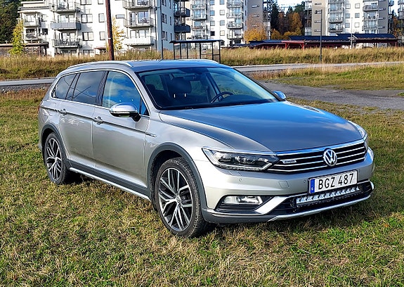 Volkswagen Passat Alltrack 4 of 15