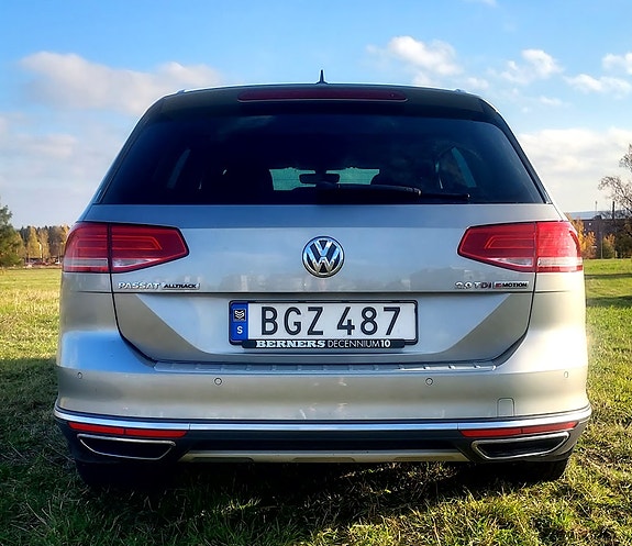 Volkswagen Passat Alltrack 8 of 15