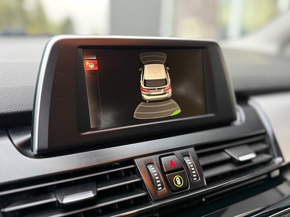 BMW 218i 22 of 30