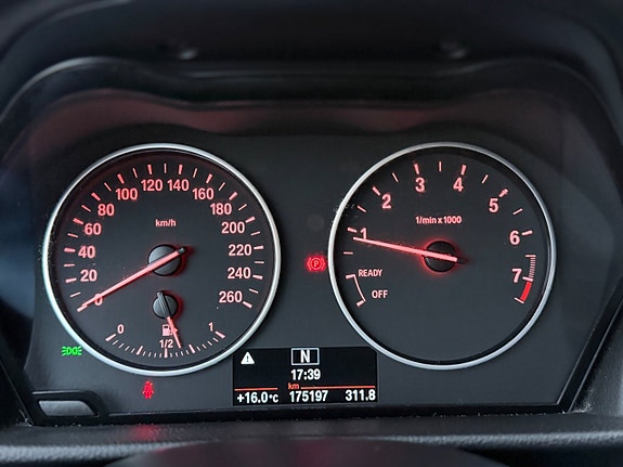 BMW 218i 9 of 30