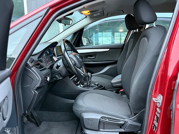 BMW 218i 19 of 30