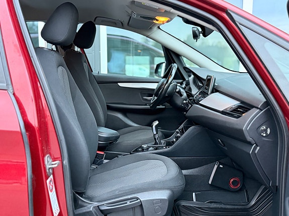BMW 218i 4 of 30