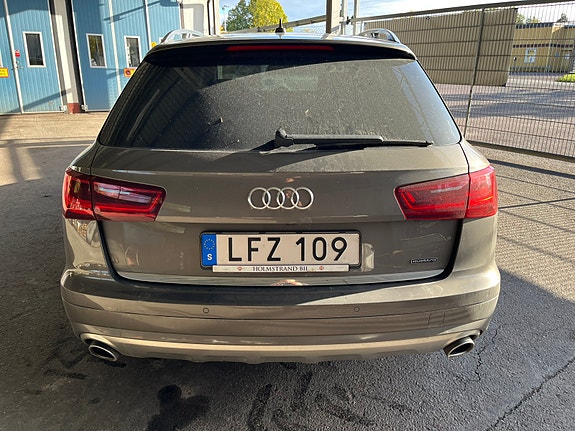 Audi A6 allroad 2 of 5