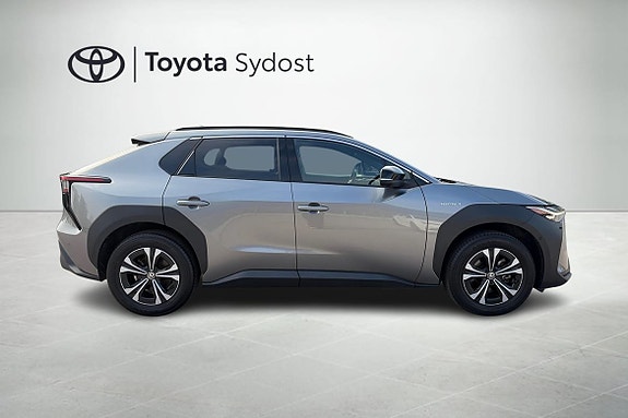 Toyota bZ4X 17 of 21