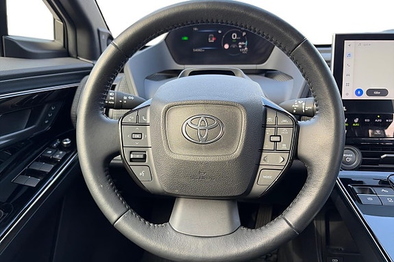 Toyota bZ4X 13 of 21