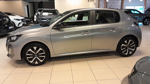 Peugeot 208 2 of 6