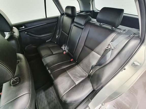 Toyota Avensis 10 of 25
