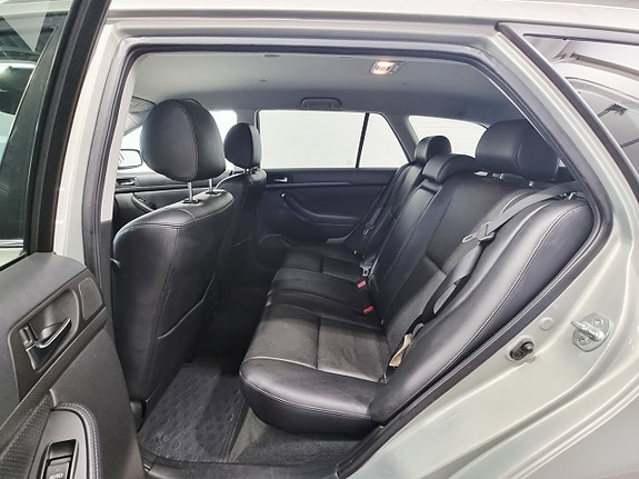 Toyota Avensis 9 of 25