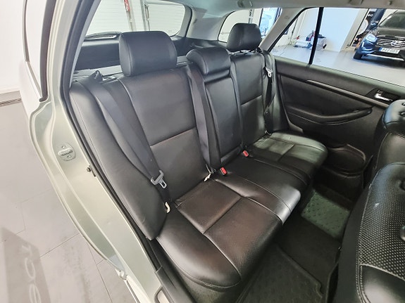Toyota Avensis 22 of 25