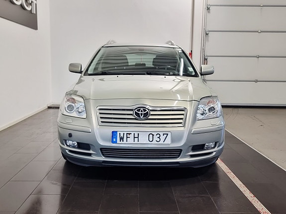 Toyota Avensis 3 of 25