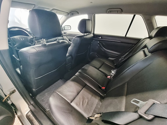 Toyota Avensis 11 of 25