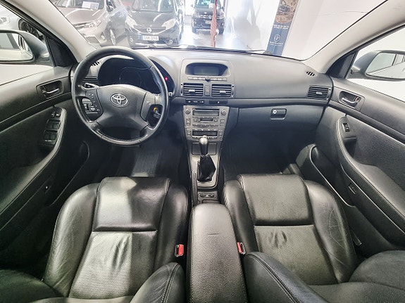 Toyota Avensis 13 of 25