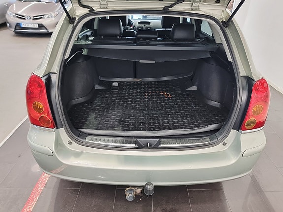 Toyota Avensis 23 of 25