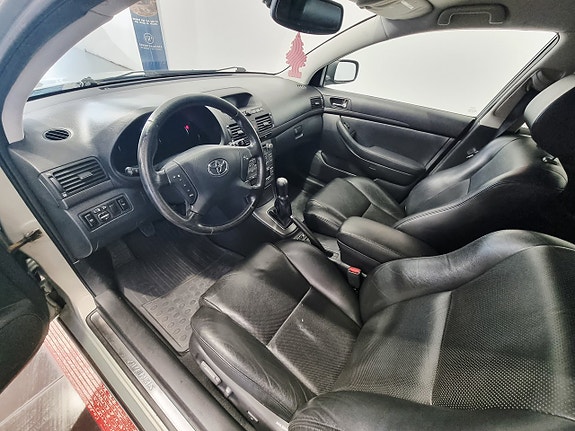 Toyota Avensis 7 of 25