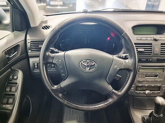 Toyota Avensis 12 of 25