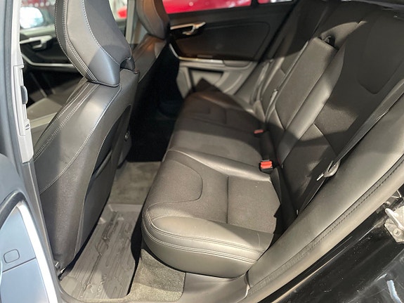 Volvo V60 15 of 17