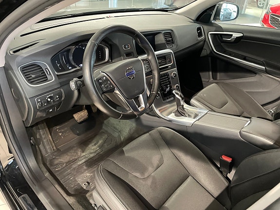 Volvo V60 10 of 17