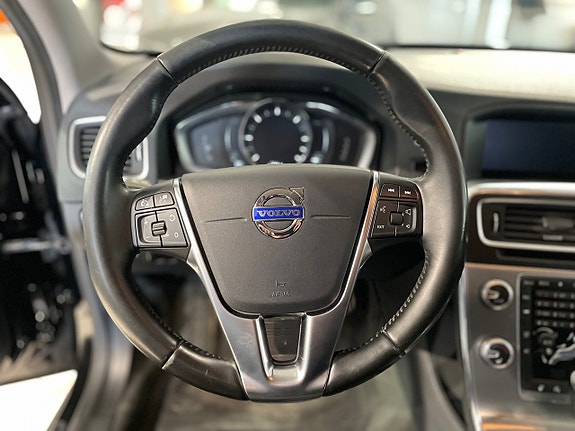Volvo V60 11 of 17
