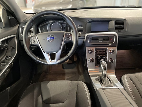 Volvo V60 9 of 17