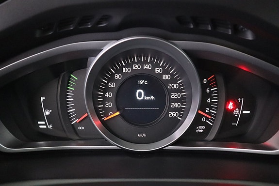 Volvo V40 13 of 18
