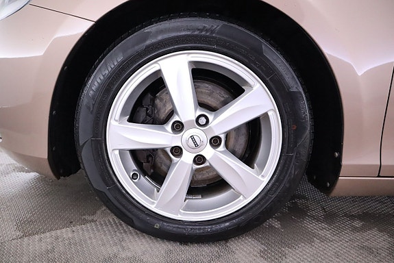 Volvo V40 9 of 18