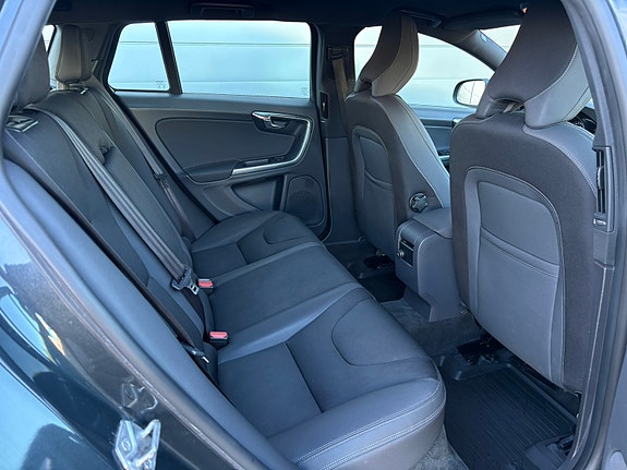 Volvo V60 8 of 25