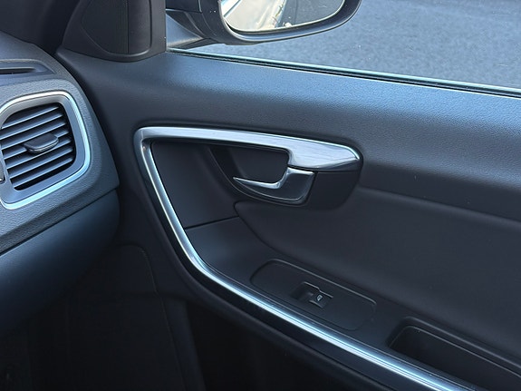 Volvo V60 20 of 25