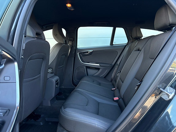 Volvo V60 23 of 25