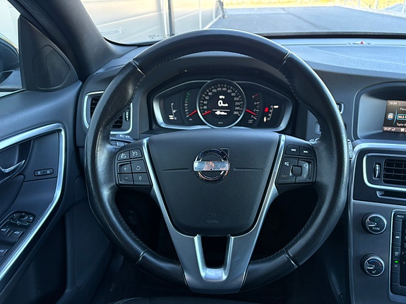 Volvo V60 11 of 25